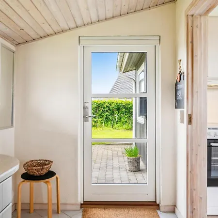 Awesome In With 3 Bedrooms And Internet Holiday home